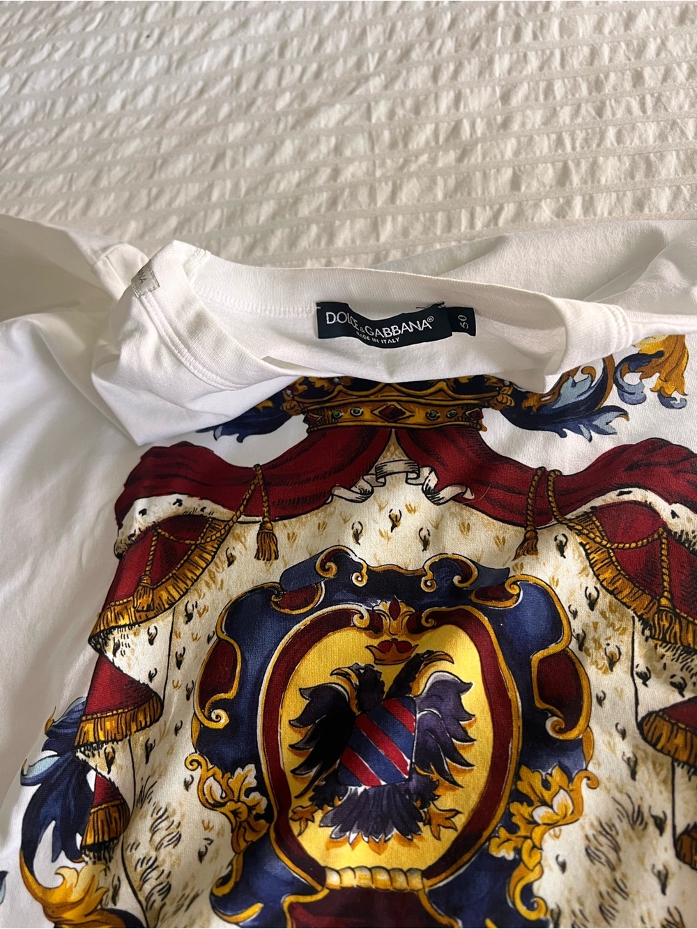Dolce & Gabbana White Cotton T-Shirt with Baroque Crest Print